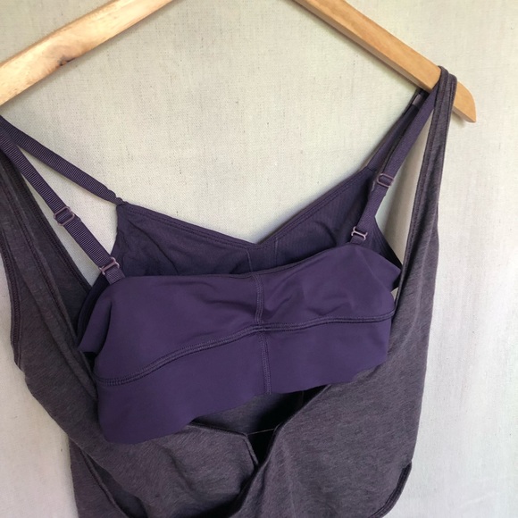 Lululemon Twist & Turn Tank w/ Built in Bra - Picture 7 of 7